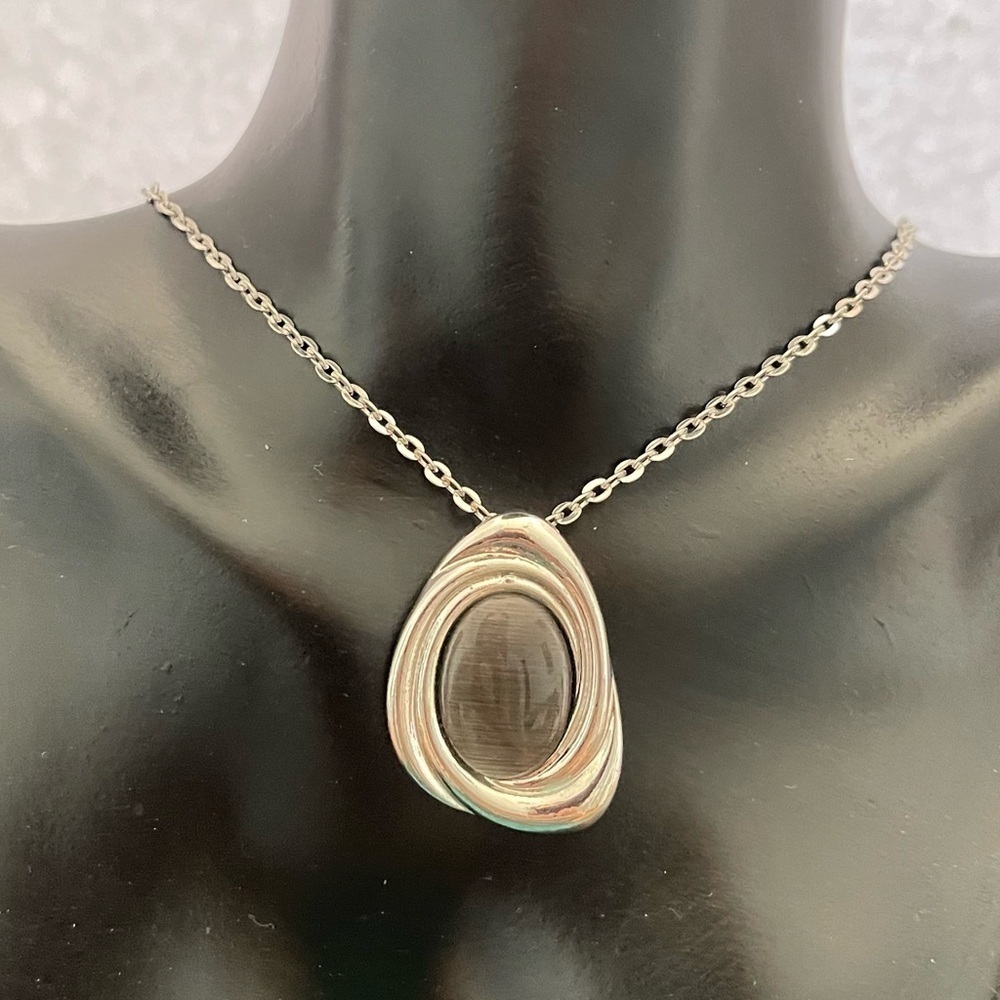 Silver Tone Statement Cat Eye Chain Necklace - image 2